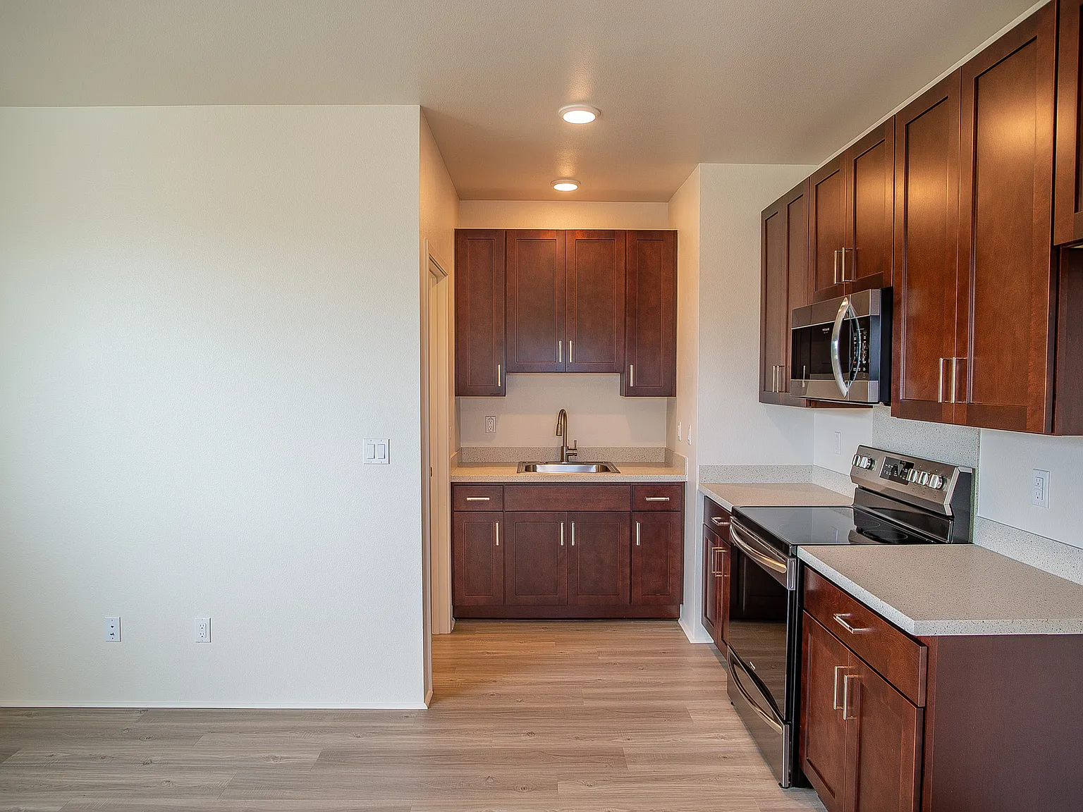 Studio, 350 sqft, $1,650 — Photo 2