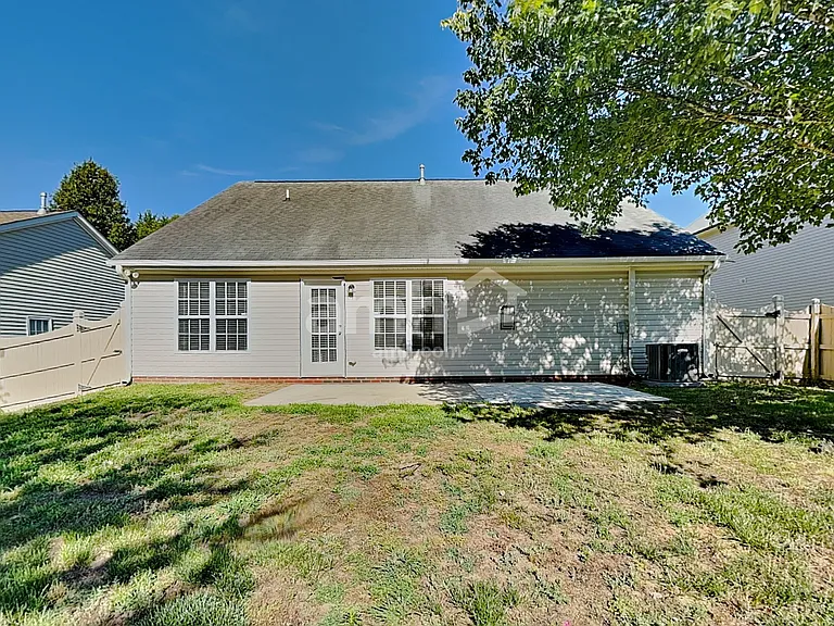 1867 Longmont Dr — Photo 21