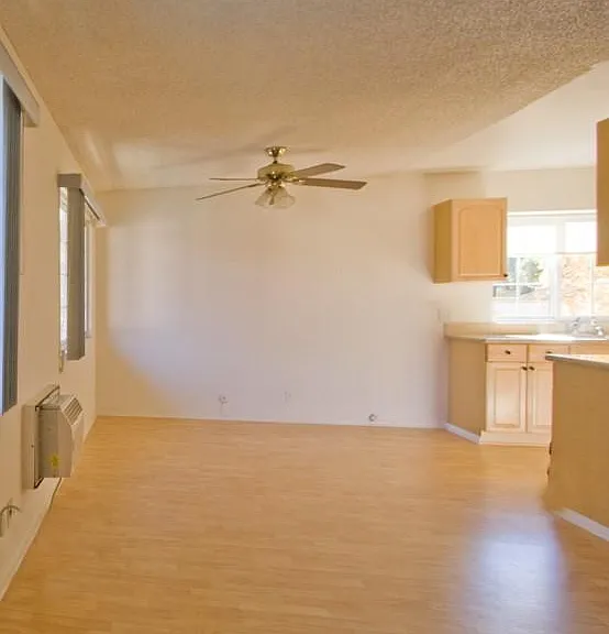 405 E Oak St #D — Photo 5