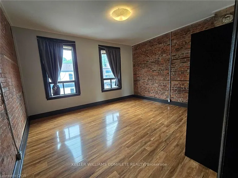 473 King St W #B — Photo 9