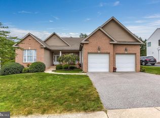 1225 Laurel Oak Dr, York, PA 17403