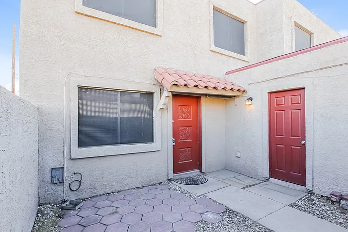 4009 W Palomino Rd — Photo 2