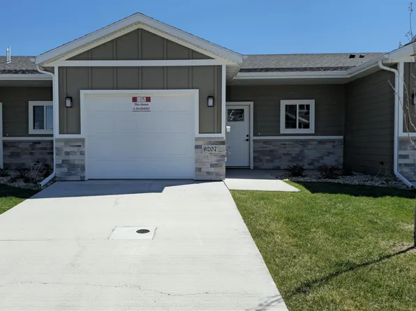 9207 W Ark Pl, Sioux Falls, SD 57106