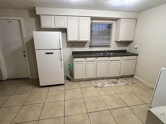 3rd image of 2901 NW 21st St #2901