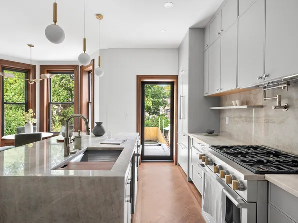 1137 Park Place image 6 of 27