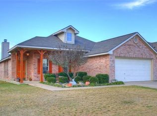 1007 Lake Ridge Dr, Sanger, TX 76266