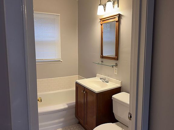 5th image of 330 Myra Pl