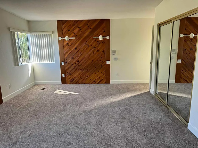 2511 El Amigo Rd — Photo 9