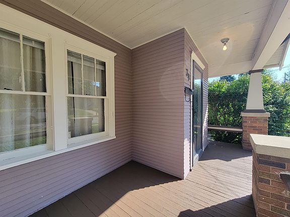 2nd image of 39 La Salle Ave