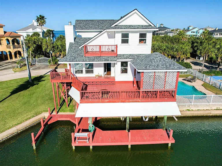 16619 Bayfront Dr — Photo 31