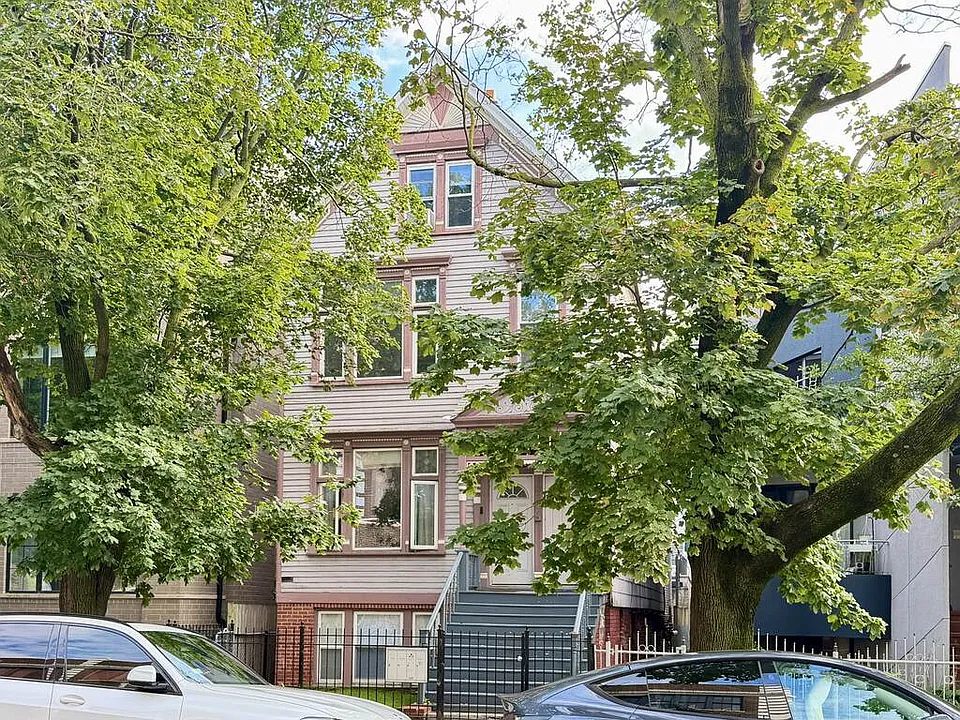 1521 W Barry Ave #4C