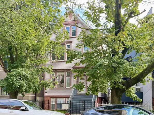 1521 W Barry Ave, Chicago, IL