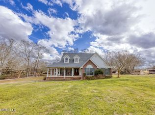 30 Stone Bridge Rd E, Carriere, MS 39426