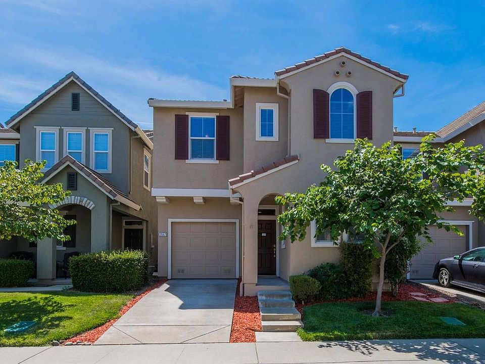 1st image of 2552 Huckleberry Cir