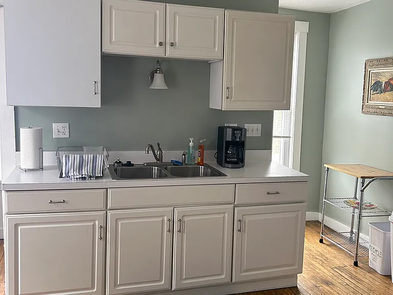 2543 W 10th St — Photo 11