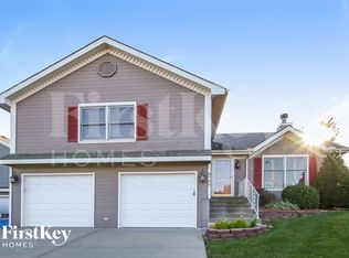 8709 NE 110th St, Kansas City, MO 64157