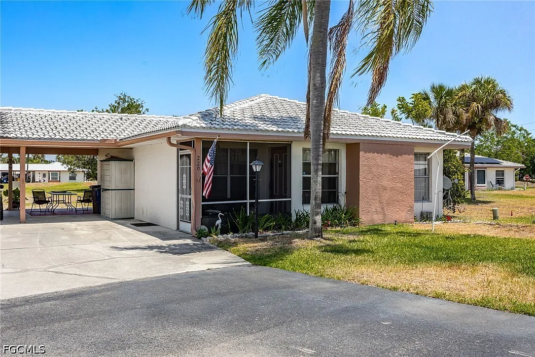 2 bed, 2.0 bath, 992 sqft, $1,300 — Photo 1