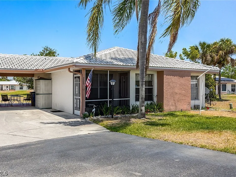 220 Oakmont Pkwy