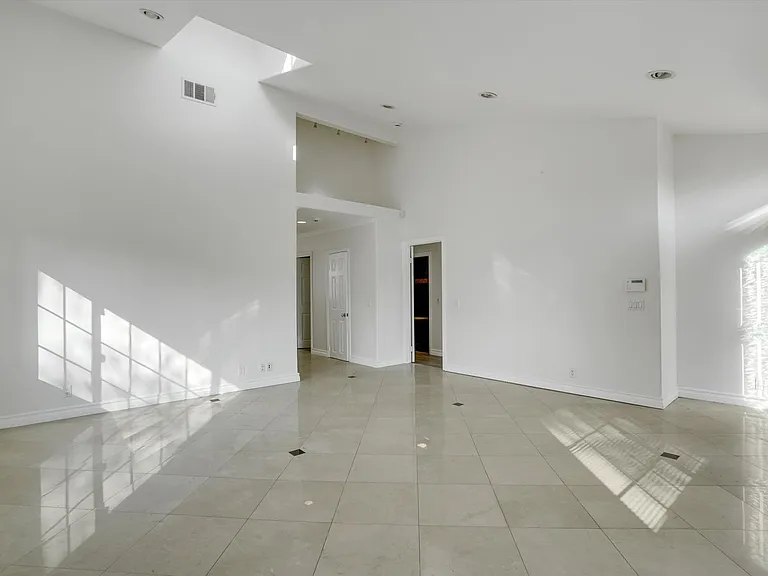 4721 Berryman Ave — Photo 5