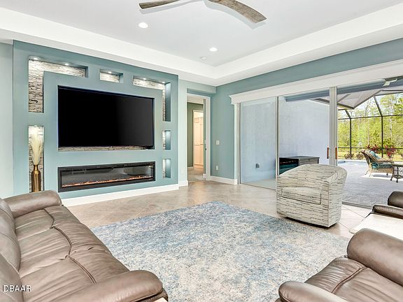 5th image of 445 Tropics Ave