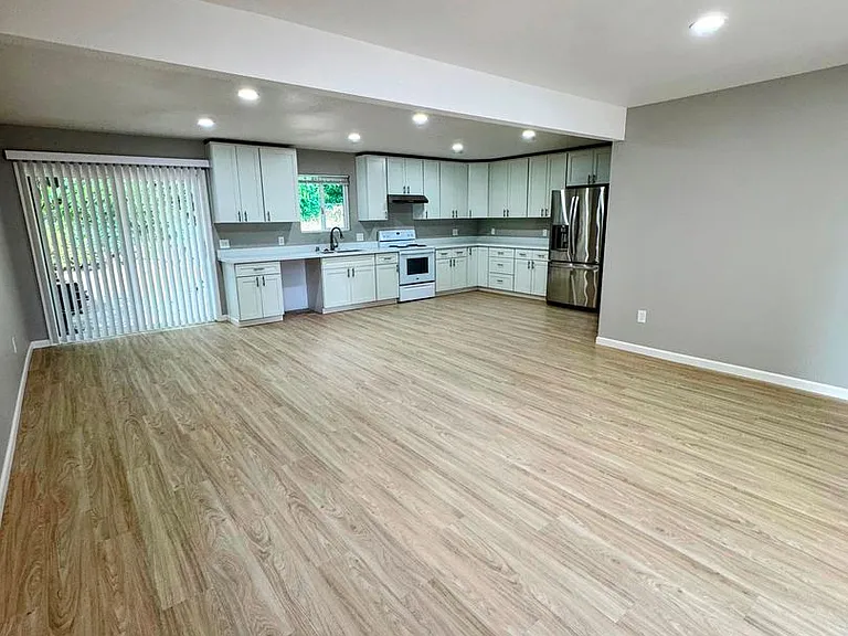 16116 Mistletoe Ln — Photo 16
