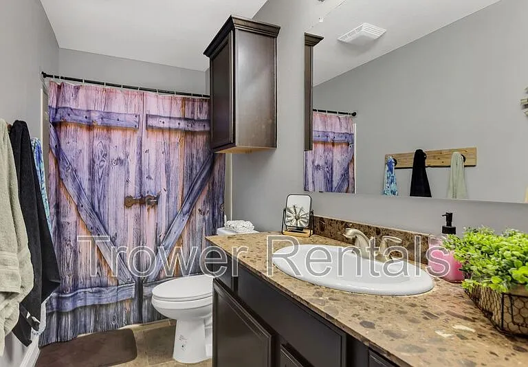 9915 Rainbow Dr — Photo 11