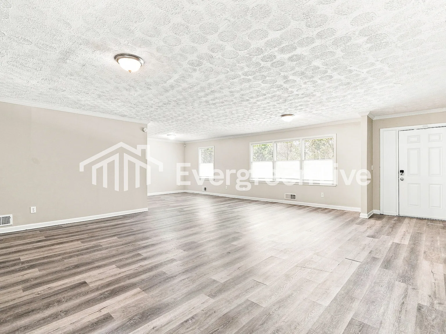 3 bed, 2.0 bath, 1705 sqft, $1,695 — Photo 3