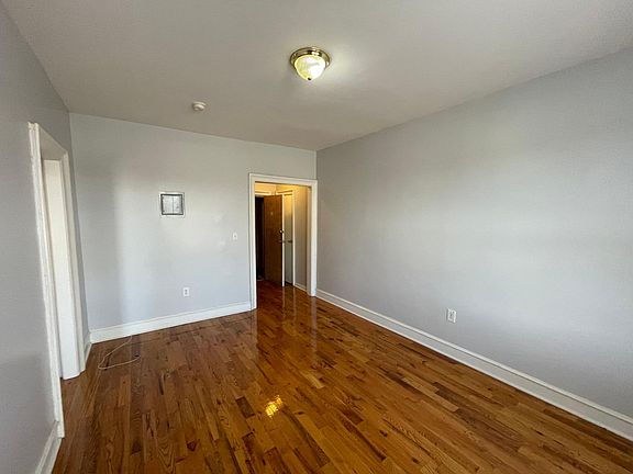 4th image of 319 Fairmount Ave #306