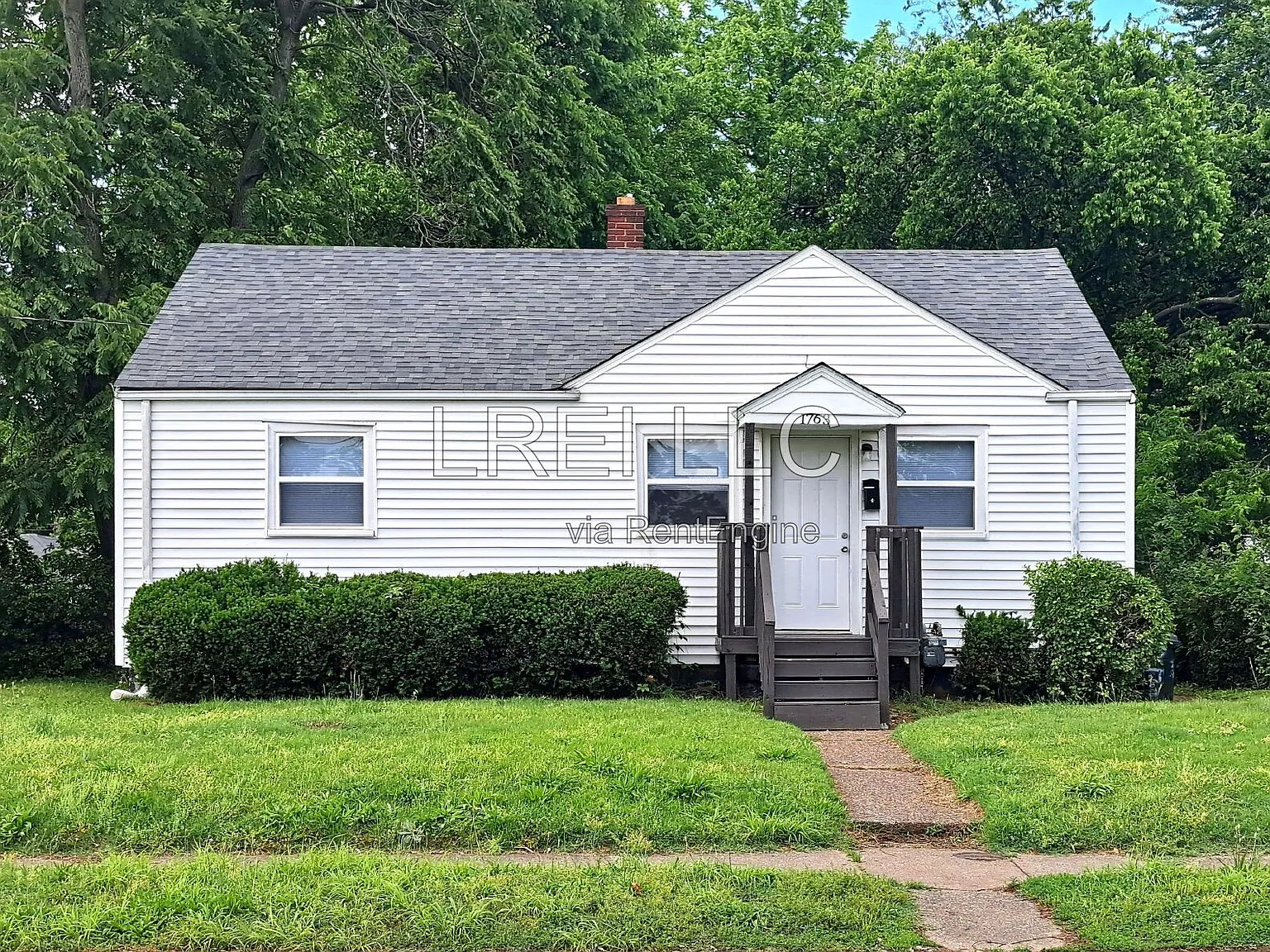 2 bed, 1.0 bath, 768 sqft, $995 — Photo 1