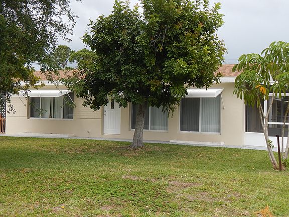 5th image of 8059 SE Camellia Dr