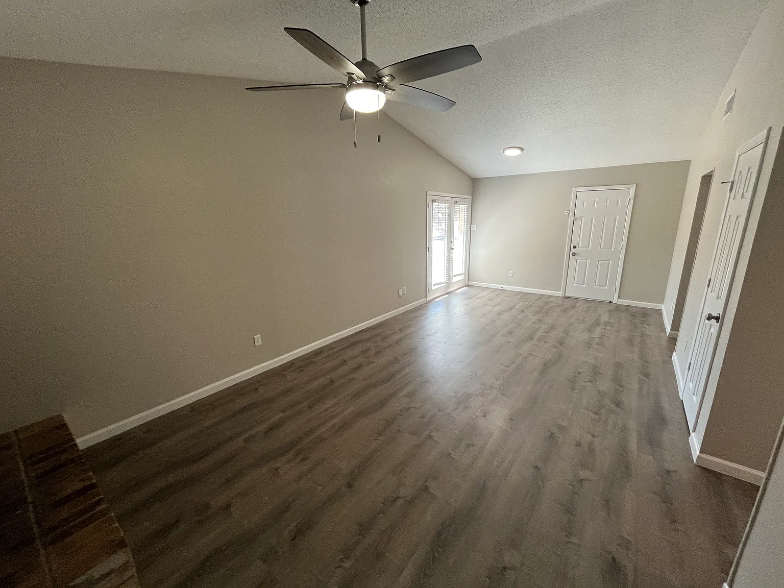 3 bed, 1191 sqft, $1,750 — Photo 4