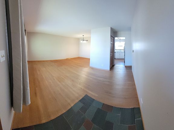 3rd image of 311 Munroe Cir