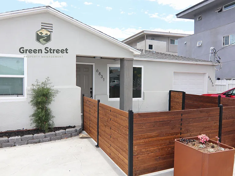 6831 Amherst St — Photo 1