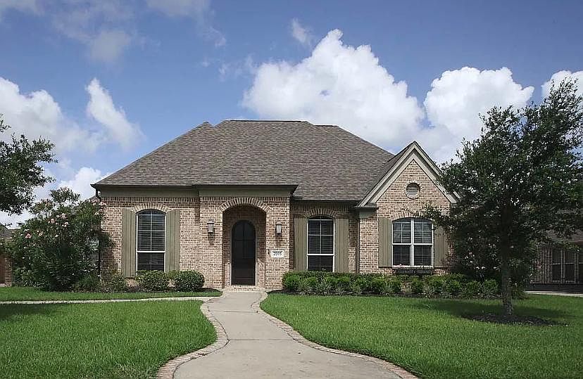 1st image of 2555 Amberwood Dr