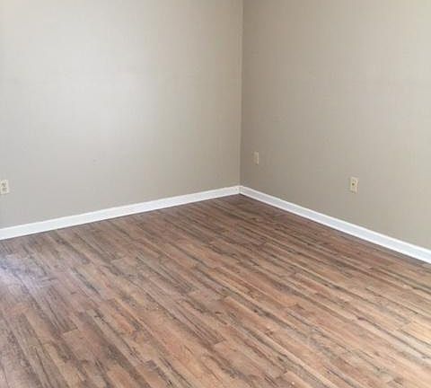 4th image of 3437 Laurelwood St