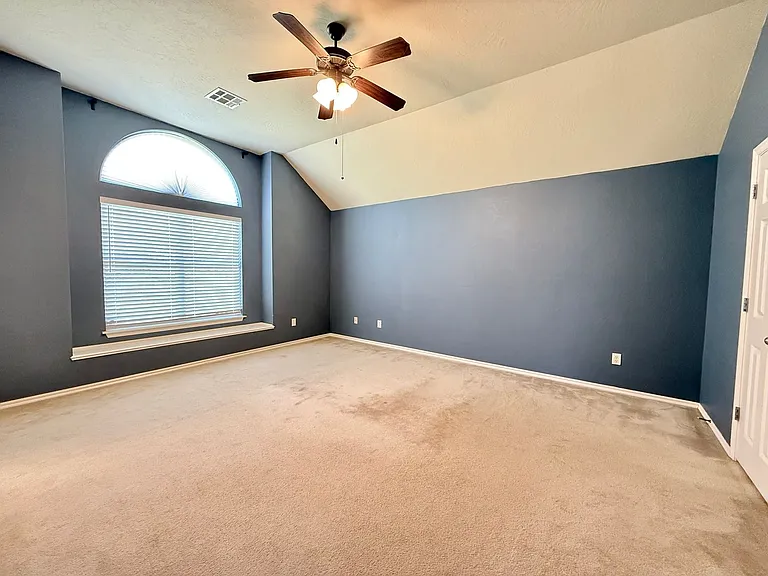 613 Oak Creek Dr — Photo 11