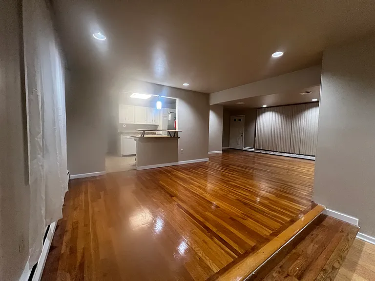 810 Ashton St — Photo 6