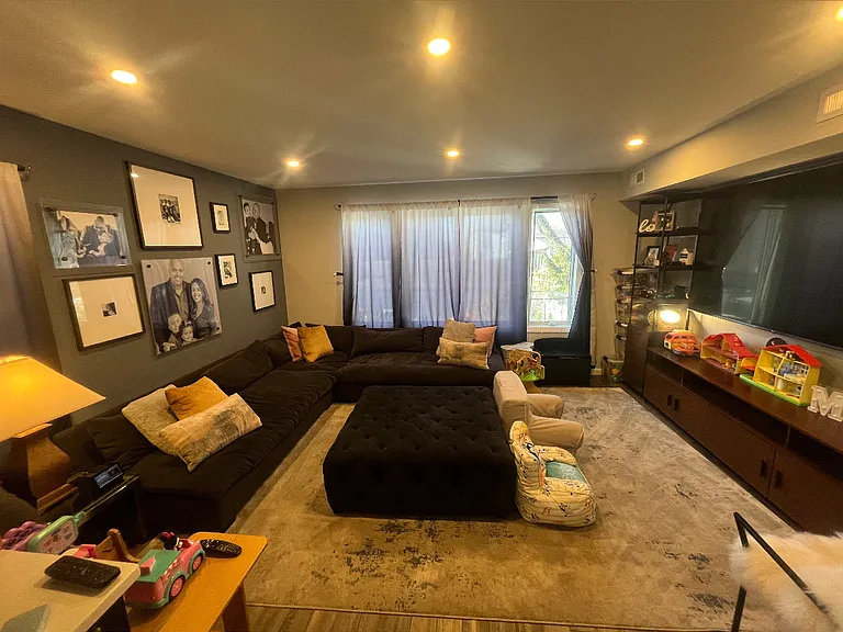 6515 Bergenwood Ave — Photo 9