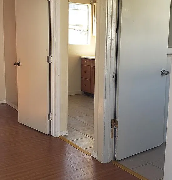 1714 E Glenoaks Blvd #4 — Photo 9