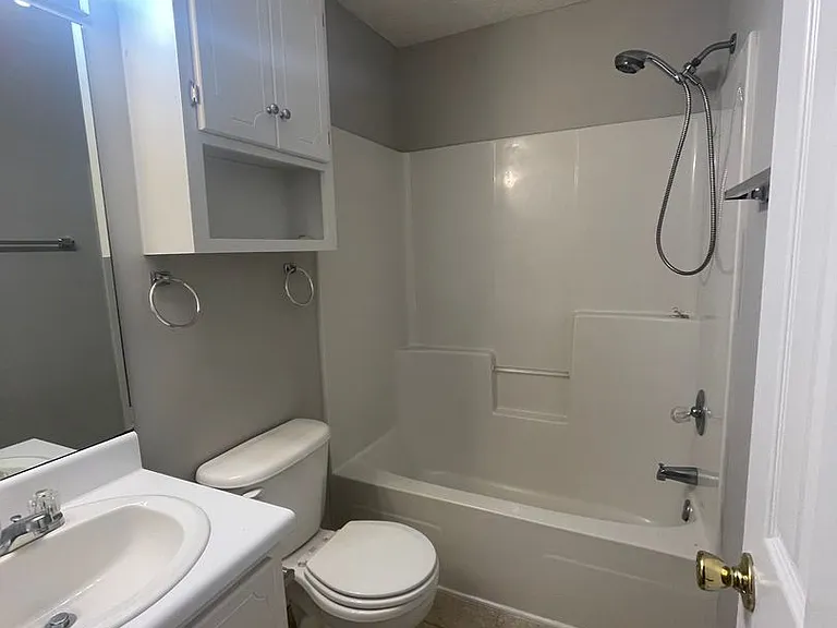 152 Woodmere Dr — Photo 9