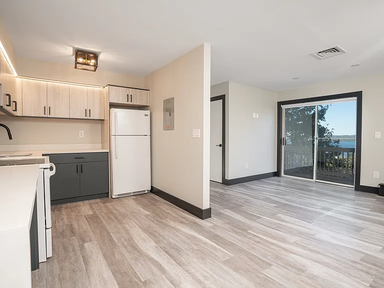 8-12 South Blvd #12-102 — Photo 12