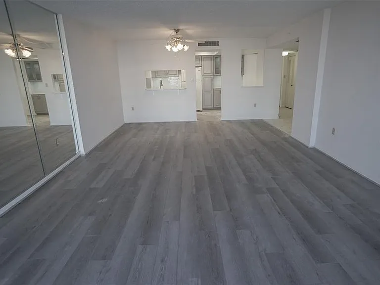 400 Island Way #308 — Photo 8