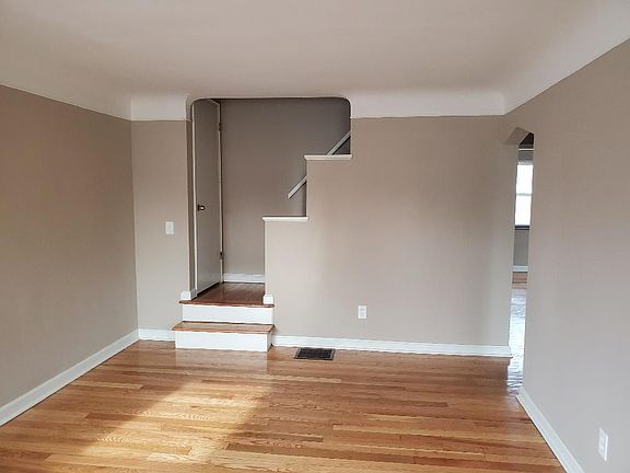 2nd image of 7033 Noble Ct