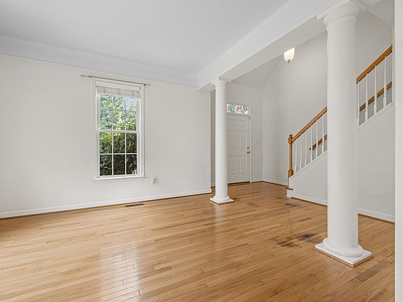 4th image of 141 Saint Andrews St