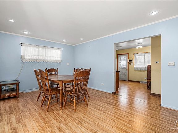 5th image of 128 S Michigan Ave