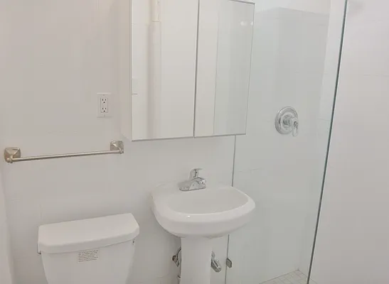 Rented by Julianna Realty Corp | media 3