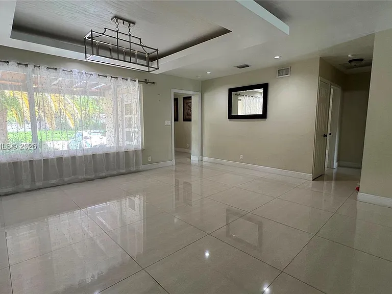 6550 SW 8th St — Photo 18