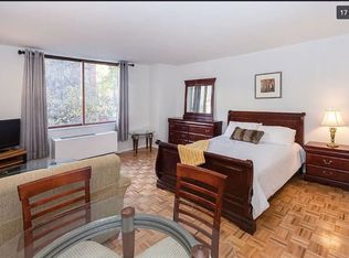 393 W 49th St APT 2V, New York, NY 10019