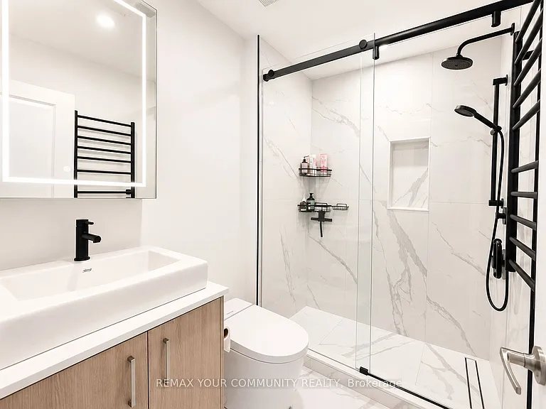 39 Persica St — Photo 14