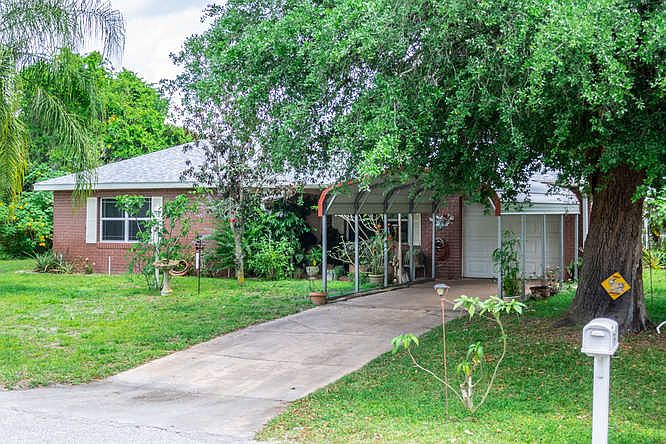 1st image of 839 Rollins St